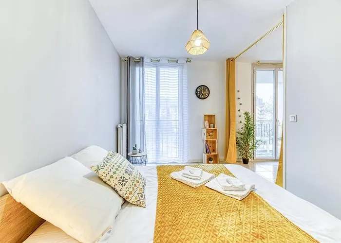 דירה 5min Alpexpo 4 Personnes Garage Prive Terrasse גרנובל